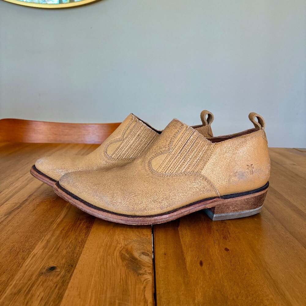 Frye Cracked Leather Billy Western Bootie
